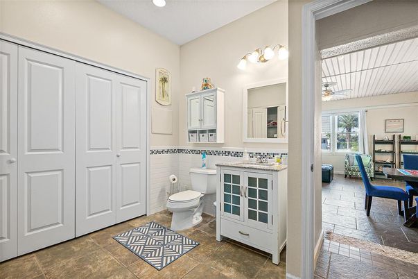 Bathroom, Interior, Recessed Lighting