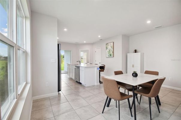 Dining room, Interior, Kitchen, Recessed Lighting