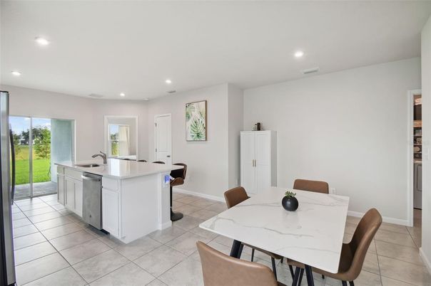 Dining room, Interior, Kitchen, Recessed Lighting