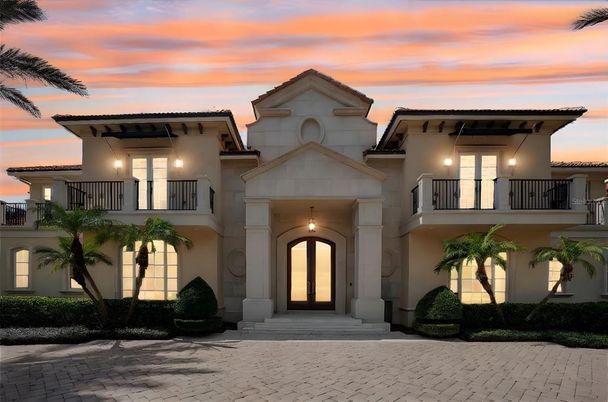 Exterior, Facade, Mediterranean
