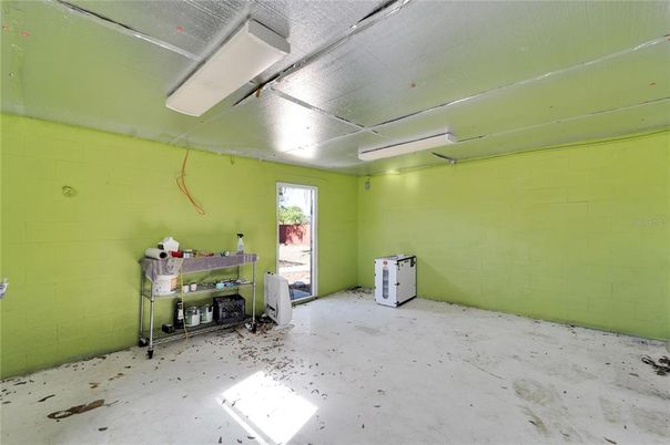 Garage, Interior