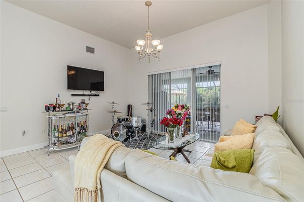Chandelier, Interior, Living room