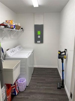 Interior, Washer, Wood Texture Flooring