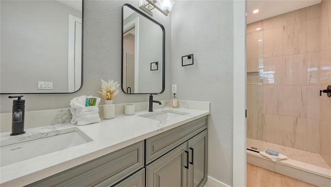 Bathroom, Dual Sink Vanities, Interior, Recessed Lighting