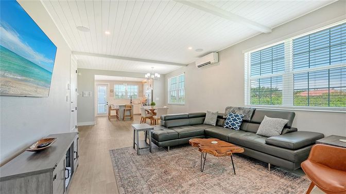 Chandelier, Dining room, Interior, Living room, Recessed Lighting, Wood Texture Flooring