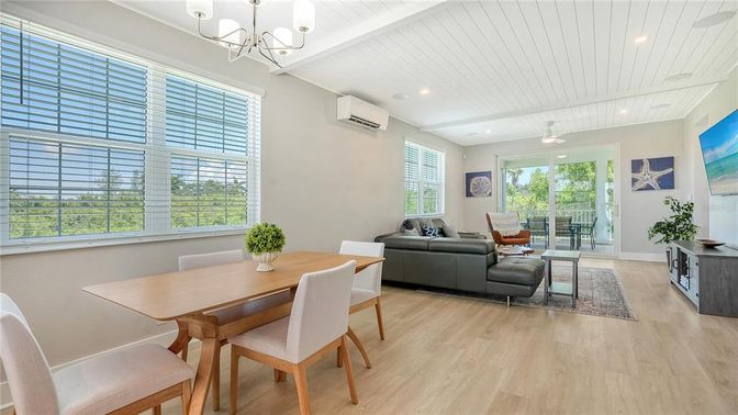 Chandelier, Dining room, Interior, Living room, Recessed Lighting, Wood Texture Flooring