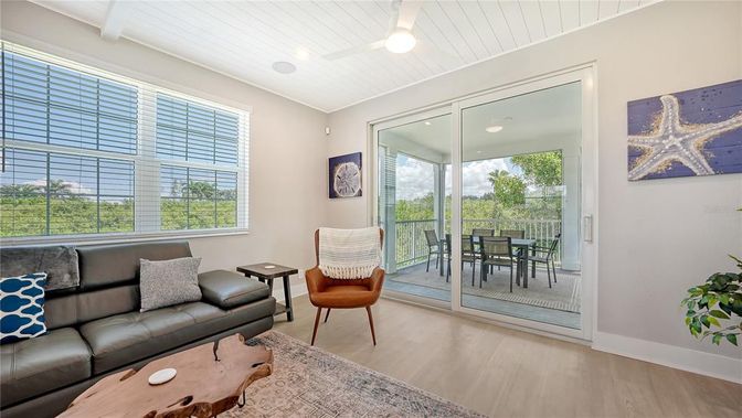 Dining room, Interior, Living room, Recessed Lighting, Wood Texture Flooring