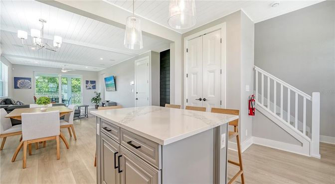 Chandelier, Dining room, Interior, Kitchen, Pendant Lights, Recessed Lighting, Wood Texture Flooring