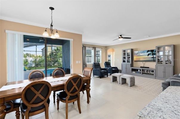 Dining room, Interior, Living room, Pendant Lights