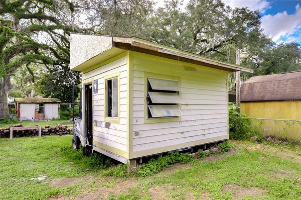 Backyard, Exterior