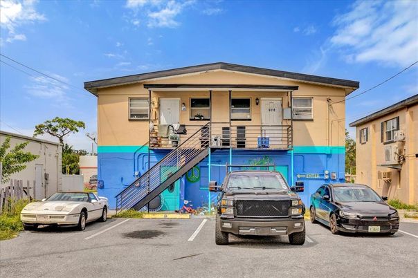 Exterior, Facade, None