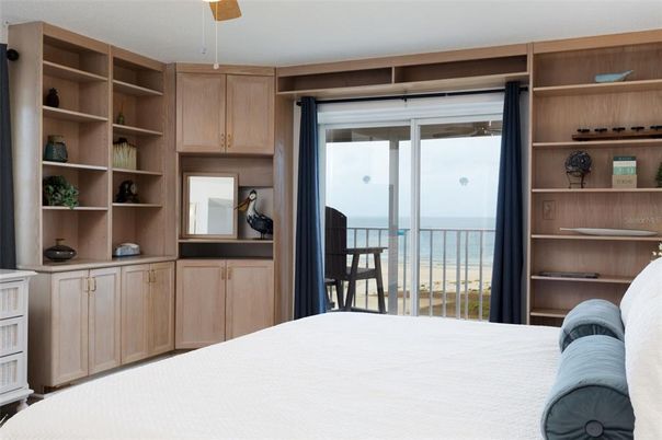 Bedroom, Interior, Water
