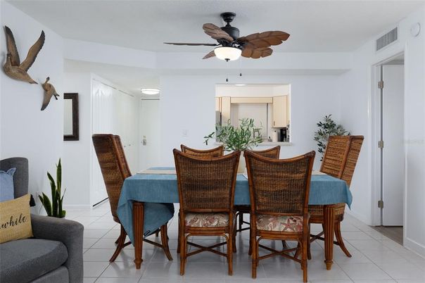 Dining room, Interior