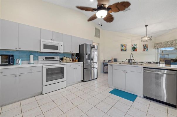 Interior, Kitchen, Pendant Lights, Stainless Steel Appliances