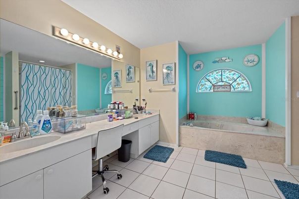 Bathroom, Dual Sink Vanities, Interior