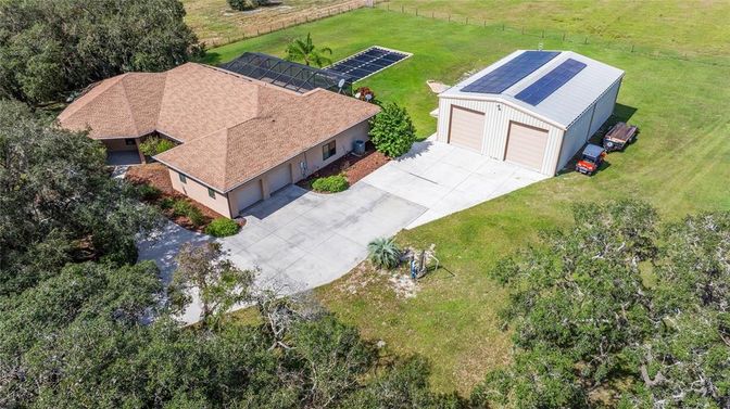 Exterior, Drone