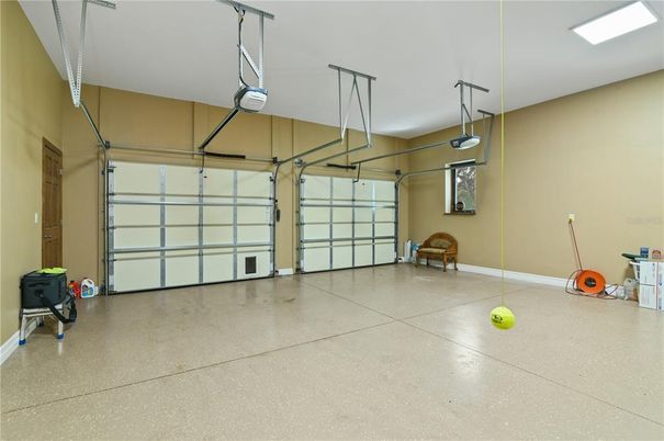 Garage, Interior