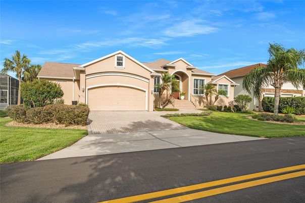 Attached, Exterior, Facade, Ranch