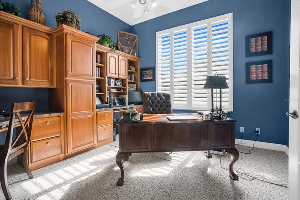 Home Office, Interior