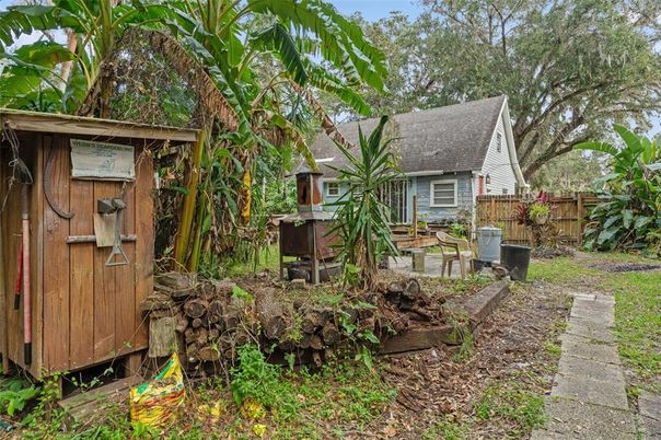 Backyard, Exterior