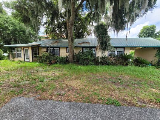 Backyard, Exterior, Facade, Ranch