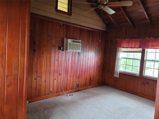 Empty room, Interior, Wooden Beams, Wooden Ceilings, Wooden Walls