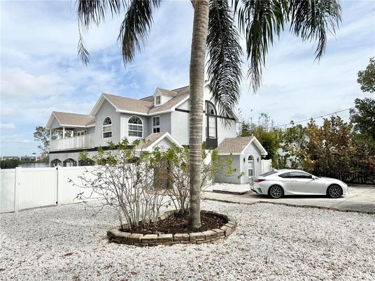Attached, Exterior, Facade, Spanish Mediterranean