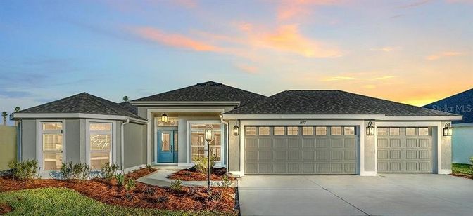 Attached, Exterior, Facade, Ranch