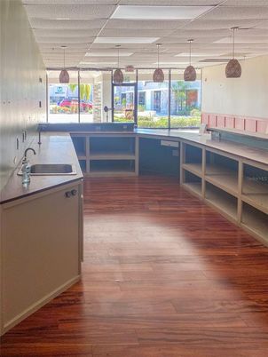 Interior, Pendant Lights, Wood Texture Flooring