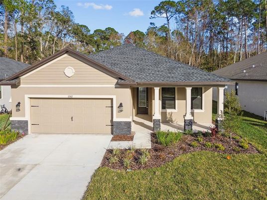 Attached, Exterior, Facade, Ranch