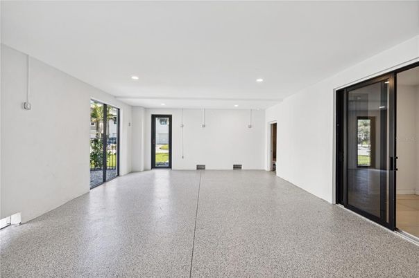Empty room, Interior, Recessed Lighting