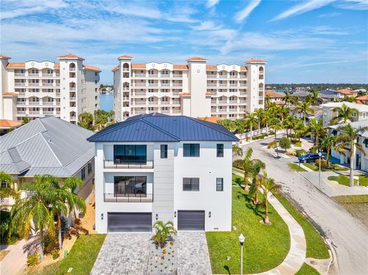 Exterior, Facade, Condo Building