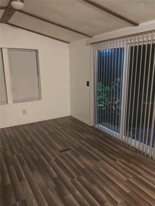 Empty room, Interior, Wooden Beams, Wood Texture Flooring