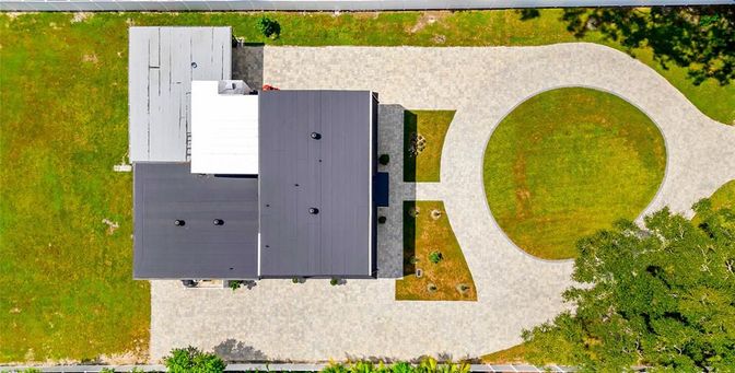 Exterior, Drone