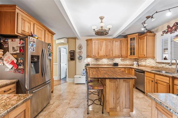 Chandelier, Interior, Kitchen