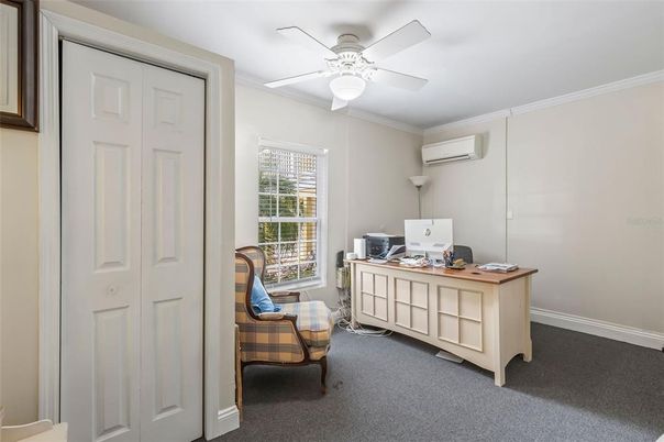 Home Office, Interior