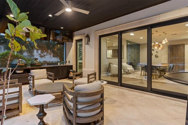 Dining room, Interior, Pendant Lights, Recessed Lighting