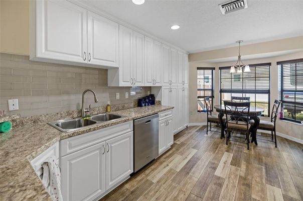 Dining room, Interior, Kitchen, Pendant Lights, Recessed Lighting, Wood Texture Flooring