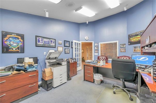 Home Office, Interior