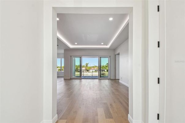 Interior, Recessed Lighting, Wood Texture Flooring