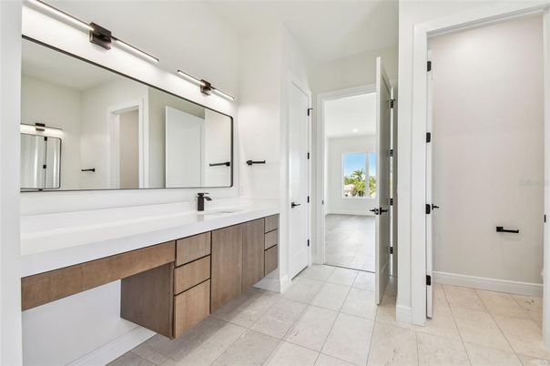 Bathroom, Dual Sink Vanities, Interior, Recessed Lighting