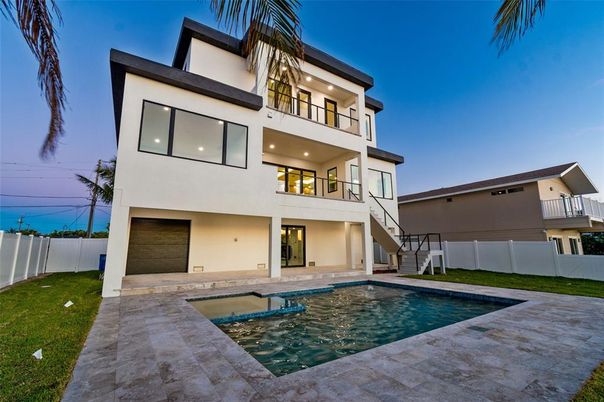 Attached, Exterior, Facade, Pool, Modern