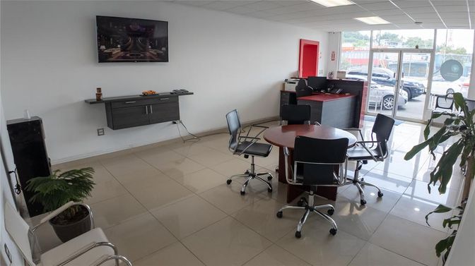 Home Office, Interior
