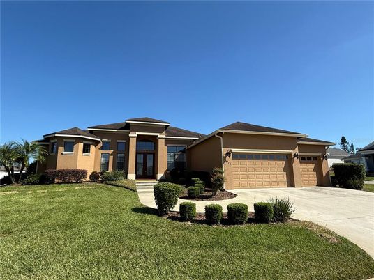 Attached, Exterior, Facade, Ranch