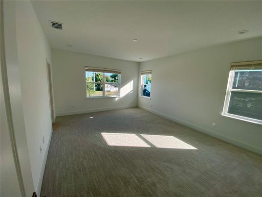Empty room, Interior, Recessed Lighting
