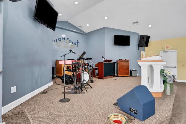 Fireplace, Fitness Equipment, Interior, Recessed Lighting