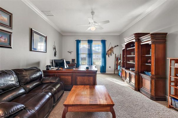 Home Office, Interior