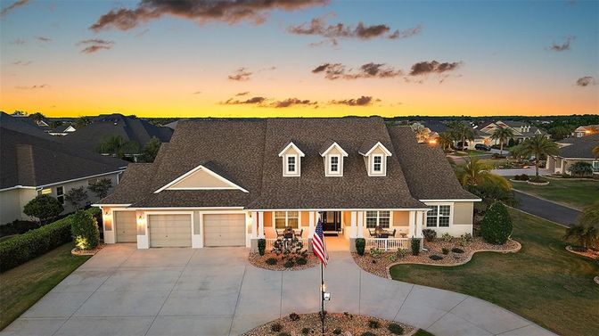 Attached, Exterior, Facade, Cape Cod