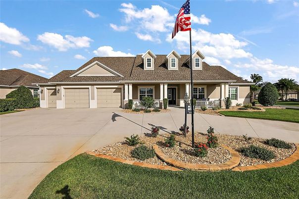 Attached, Exterior, Facade, Ranch