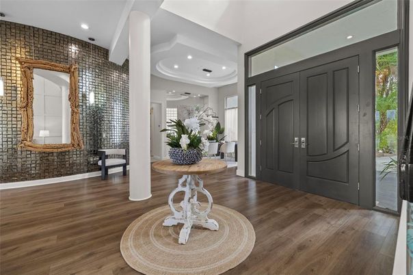 Interior, Recessed Lighting, Wood Texture Flooring